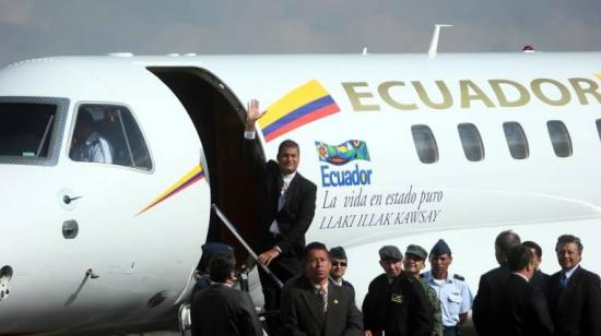 Correa fue notificado con una glosa de 9 millones de dólares por el uso de los aviones presidenciales