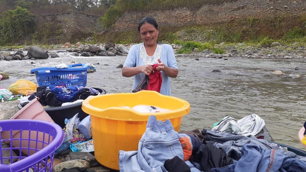 lavan en río | El Diario Ecuador
