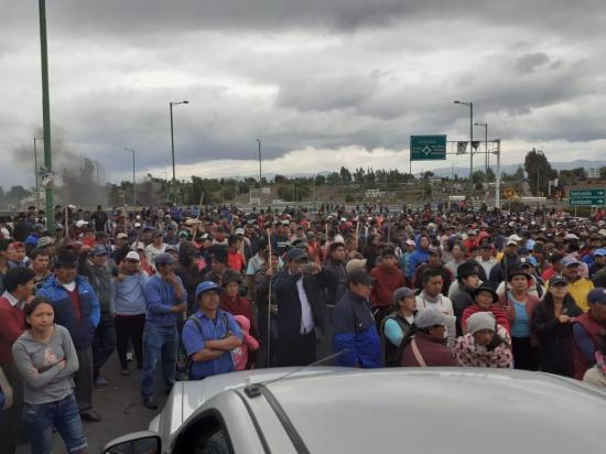 Miles de indígenas llegan a Quito para protestar por medidas del Gobierno