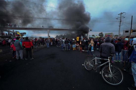 Cerca de medio millar de detenidos durante paro de transportistas en Ecuador