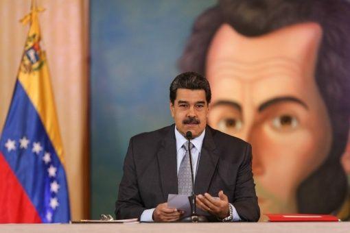 Maduro se mofa de acusación de Moreno y sugiere revertir medidas en Ecuador