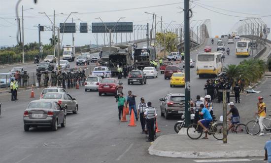 Calma vuelve a Guayaquil pero se mantiene protesta en la capital de Ecuador