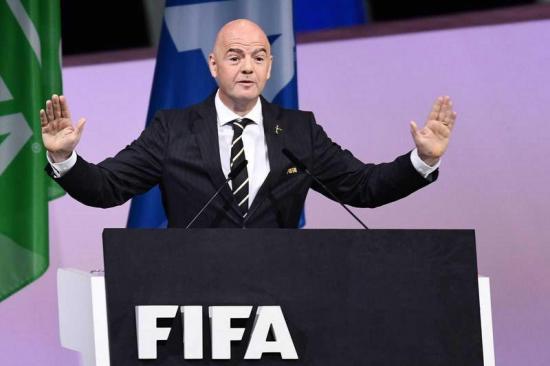 Presidente de la FIFA cree que jugar en otoño aumentará el espectáculo de Catar 2022