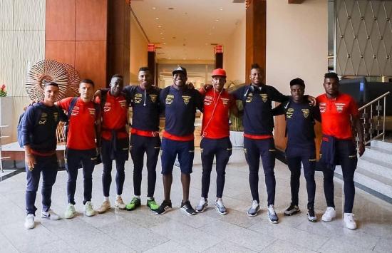 Selección de Ecuador no pudo viajar a España por fallas del avión