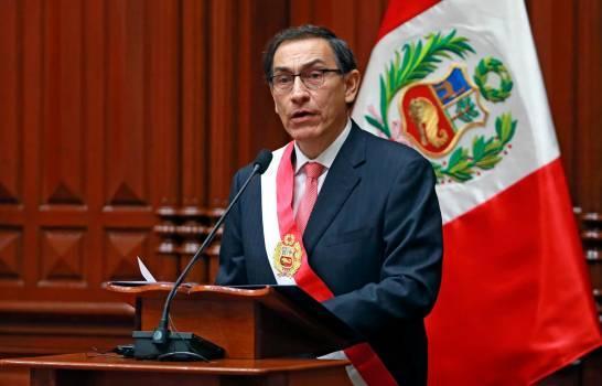 Presidente de Perú dice que extitular del Congreso 'está usurpando un cargo'