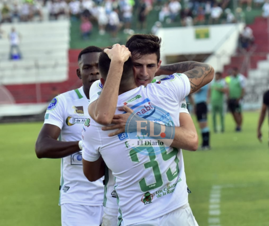 Liga de Portoviejo venció por 2-0 al Atlético Santo Domingo en el estadio Reales Tamarindos