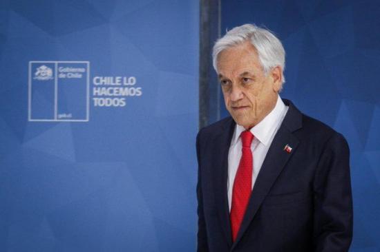 Piñera pide perdón y anuncia reformas, pero mantiene al Ejército en la calle