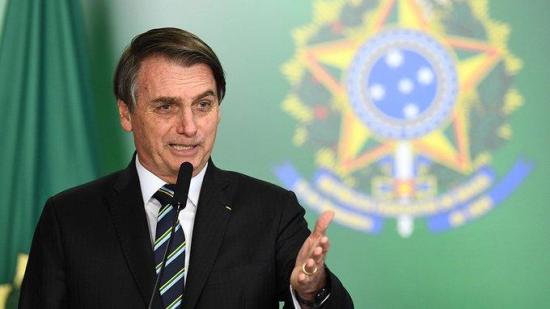 Bolsonaro dice que el Ejército está listo por si hay protestas como en Chile