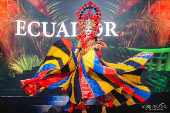 La ecuatoriana Mara Topic causa furor en el Miss Grand Internacional con traje típico