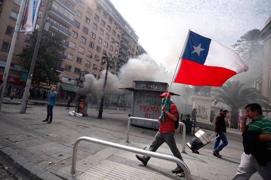 ONU celebra fin de estado de emergencia y retrasa viaje de su misión a Chile