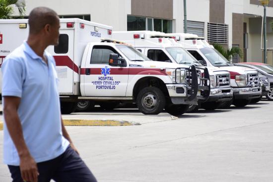 Tres ambulancias del hospital Verdi Cevallos están paralizadas por falta de combustible