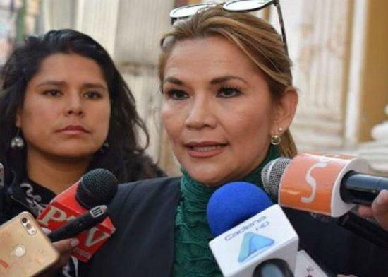 La opositora Áñez está dispuesta a asumir un Gobierno de 'transición' en Bolivia