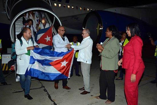 Cuba y Ecuador confirman fin de pactos de servicios médicos y científicos