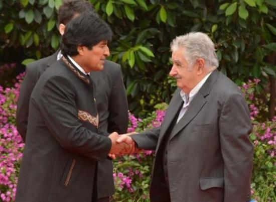 José Mujica se reúne con Evo Morales durante su visita a la Ciudad de México