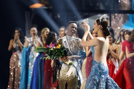 Zozibini Tunzi es la tercera sudafricana en triunfar en el Miss Universo