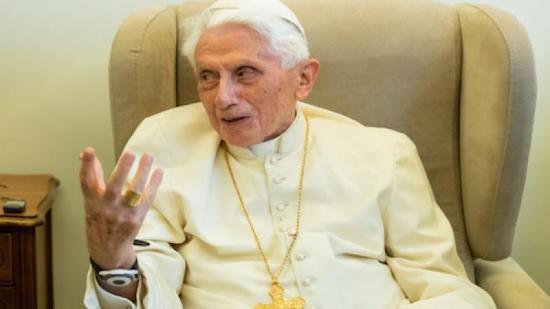 Benedicto XVI defiende el celibato en un libro escrito con el cardenal Sarah