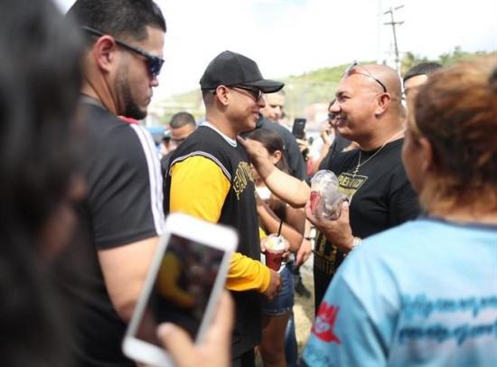 Daddy Yankee lleva ayuda a los damnificados del sur de Puerto Rico