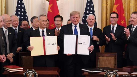 EEUU y China firman una tregua preliminar en su guerra comercial