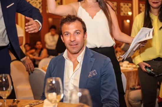 Alessandro Del Piero, protagonista del entrenamiento y cena de Barcelona