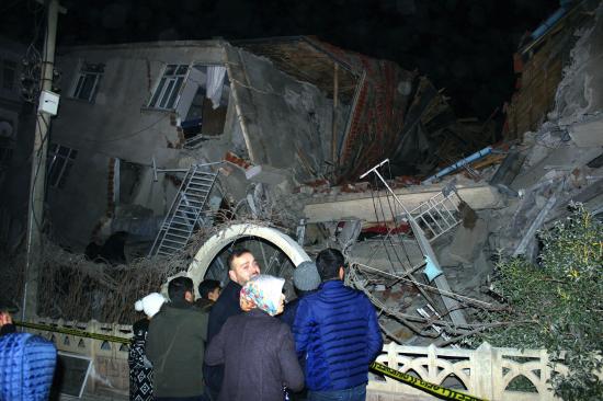El terremoto del sureste de Turquía ha causado ya al menos 15 muertos