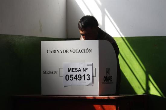Perú desarrolla con normalidad sus elecciones extraordinarias al Congreso