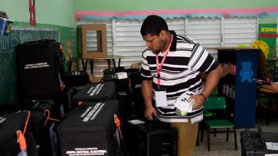 Elecciones municipales en República Dominicana, suspendidas por fallo técnico