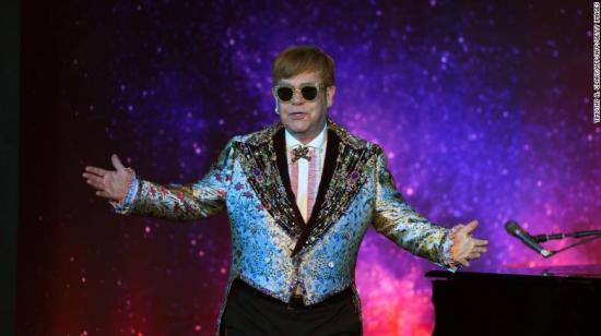 Elton John suspende un concierto en Nueva Zelanda al quedarse sin voz