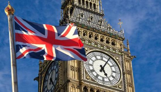 Reino Unido limitará la entrada de inmigrantes sin estudios o que no hablen inglés