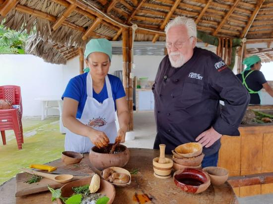 Uno de los chefs más famosos del mundo queda deleitado con la gastronomía  manabita | El Diario Ecuador