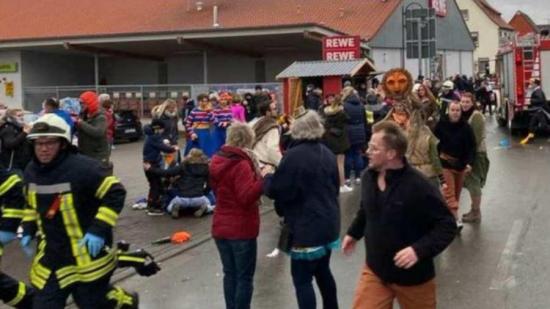 Al menos quince heridos por un atropello masivo en un carnaval en Alemania