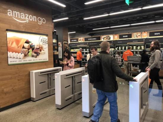 Amazon abre en EE.UU. su primer supermercado sin cajeros humanos