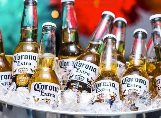 La cerveza Corona baja en ventas y prestigio de marca por el coronavirus