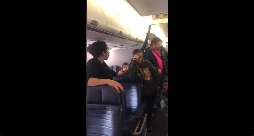 Ecuador investiga vuelo que llegó a Quito con pasajeros pese a prohibición
