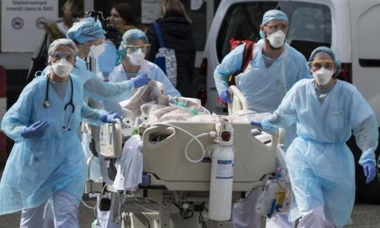 España alcanzó una nueva marca de fallecidos diarios por coronavirus, con 514 en las últimas 24 horas