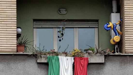 Italia supera los 9.000 muertos, con casi mil más en un solo día