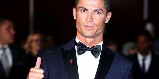 Cristiano Ronaldo: 'Quédate en casa y ayudemos a los sanitarios'