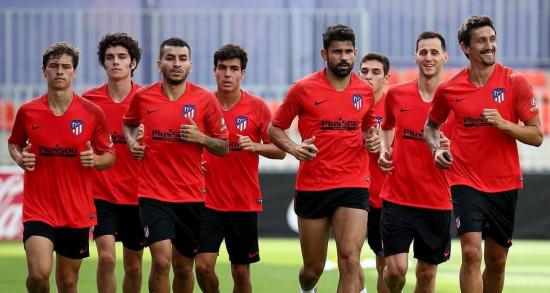Jugadores del Atlético de Madrid reducen sus salarios un 70% para pagar a otros empleados