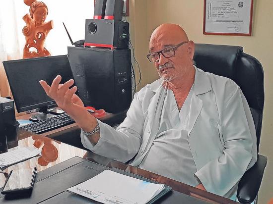 Muerte del médico Gustavo Munizaga causa pesar entre familiares y colegas