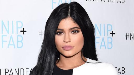 Kylie Jenner vuelve a ser la multimillonaria más joven del mundo, dice Forbes