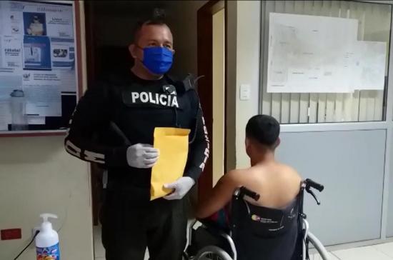 Detienen a un hombre en silla de ruedas por intento de asesinato