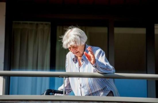 Mujer de 107 años vence al coronavirus Covid-19 en Holanda