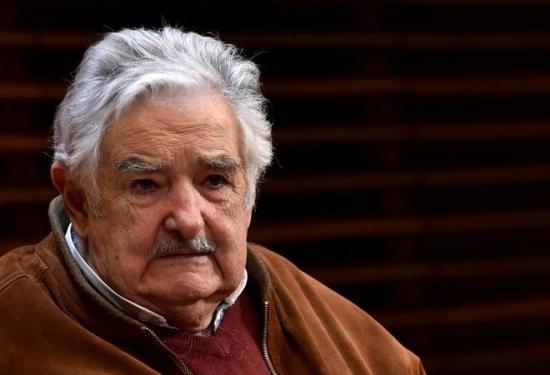 Mujica cree que el Gobierno de Uruguay habla mucho pero da 'poca plata' a los sumergidos