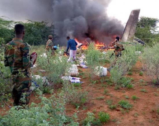 Seis muertos al estrellarse un avión con material para la COVID-19 en Somalia