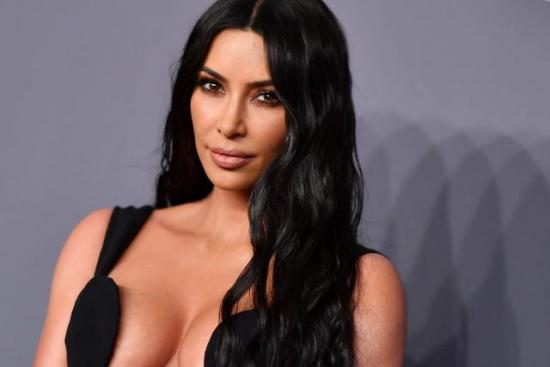 La Fiscalía pide encausar a 11 individuos por el atraco a Kim Kardashian en París