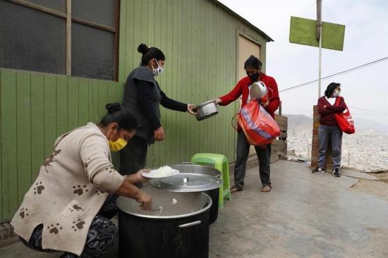 Salvar del hambre a 8.000 peruanos, misión de un cura español por la pandemia