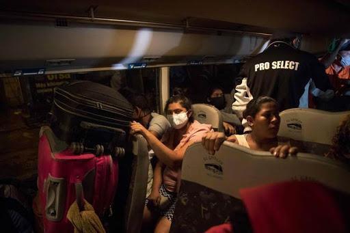 Ingresan a Nicaragua 89 nacionales que permanecían varados en Panamá