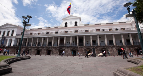 El Ejecutivo debe armar una terna para elegir al nuevo vicepresidente de Ecuador