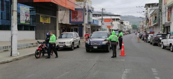 El control vehicular se mantiene en las calles de Portoviejo