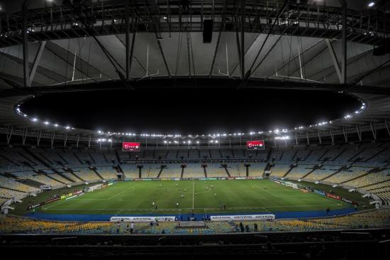 Río de Janeiro da marcha atrás y aplaza asistencia de público a estadios