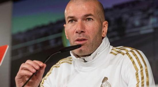 Zidane califica de 'locura' jugarse la Liga en cuatro partidos en once días